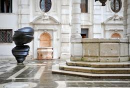 Tony Cragg Cast Glances