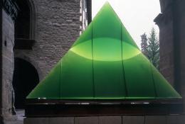 Libenský&Brychtová, Green Eye of the Pyramid, exhibition view, I Grandi Vetri, Bergamo 1998
