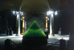 Libenský&Brychtová, Green Eye of the Pyramid, exhibition view, I Grandi Vetri, Bergamo 1998