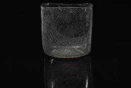 P. Martinuzzi (Venezia, 1933 – 2010), Untitled (small container), early ‘80s, Unique piece, Hand-blown glass, acid-etched, engraved with diamond pen by the artist, 11,2 × 10 × 5 cm