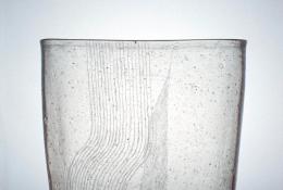 P. Martinuzzi (Venezia, 1933 – 2010), Untitled (large container), early ‘80s, Unique piece, Hand-blown glass, acid-etched, engraved with diamond pen by the artist, 13,5 x 12,5 x 7,2 cm