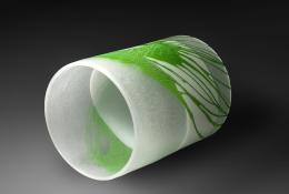 Senza titolo 6 cilindro bianco e cristallo con bolle, smalto verde.2024