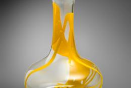 Senza titolo 15 bottiglia cristallo smalto giallo.2024