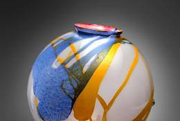 Senza titolo 4 sfera cristallo e gaggia, con stampaura | smalti giallo azzurro rosso e a rilievo grigio.2024