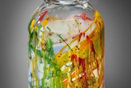 Senza Titolo 10 vaso cristallo e bianco, smalto giallo rosso verde, bianco, azzurro. 2024
