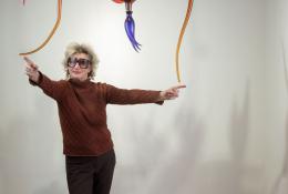 Solstizio da Mar (Orange and Blue) 2006-25 Unique piece Hanging light sculpture with 6 arms, Hand-blown glass by Maestro Andrea Zilio, Murano h 100 x Ø 160 cm ph: F. Allegretto