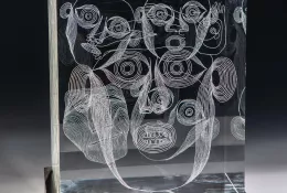 P. Martinuzzi (Venezia, 1933 – 2010), Pensieri , 1994, Unique piece, Clear optical glass, cut by hand and engraved with diamond pen by the artist, 20 x 24 x 29 cm