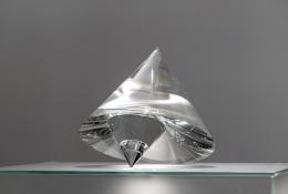Václav Cigler: GEOMETRIE  Transparent Cone  Optical glass  ph. Enrico Fiorese