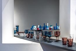 Maria Grazia Rosin, Ventouse set of NasonMoretti production, 2019, Blown glass; Cenedese furnace, Mosquito set, 1970s, Blown glass, ph. Enrico Fiorese